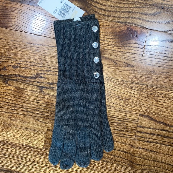 Michael Kors gloves - Picture 2 of 4